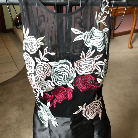 XSCAPE prom dress - Picture 3 of 6
